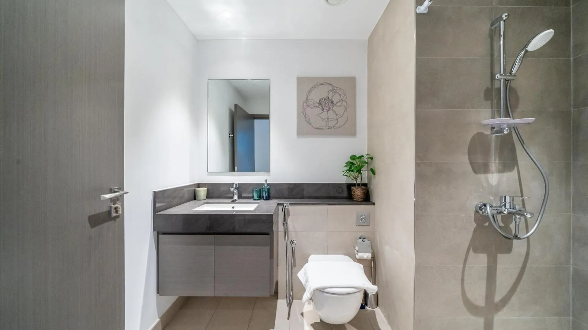 Homes Beyond I 2 Bedroom Apartment With Panoramic Creek View Dubai
