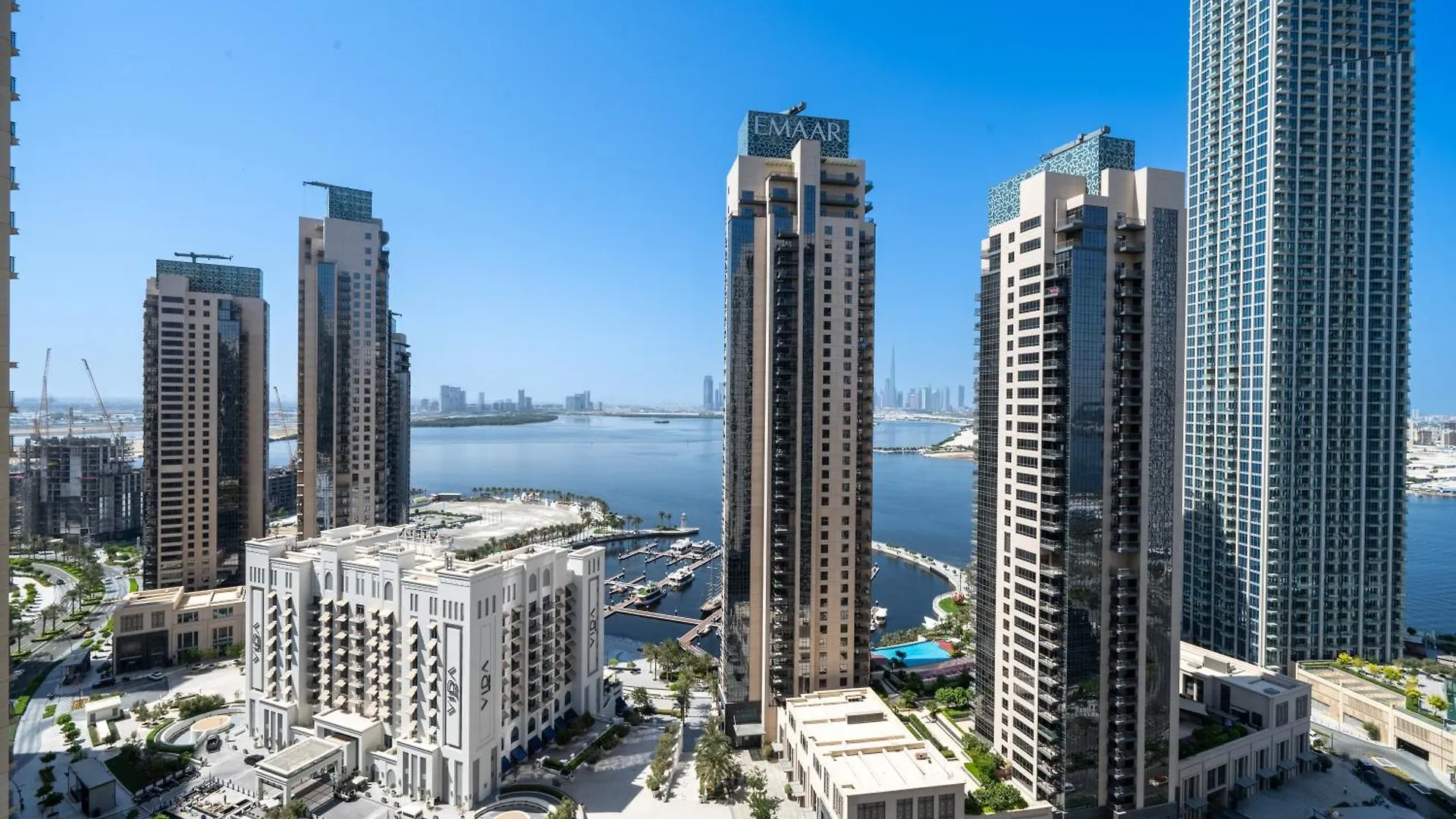 Homes Beyond I 2 Bedroom Apartment With Panoramic Creek View contacts