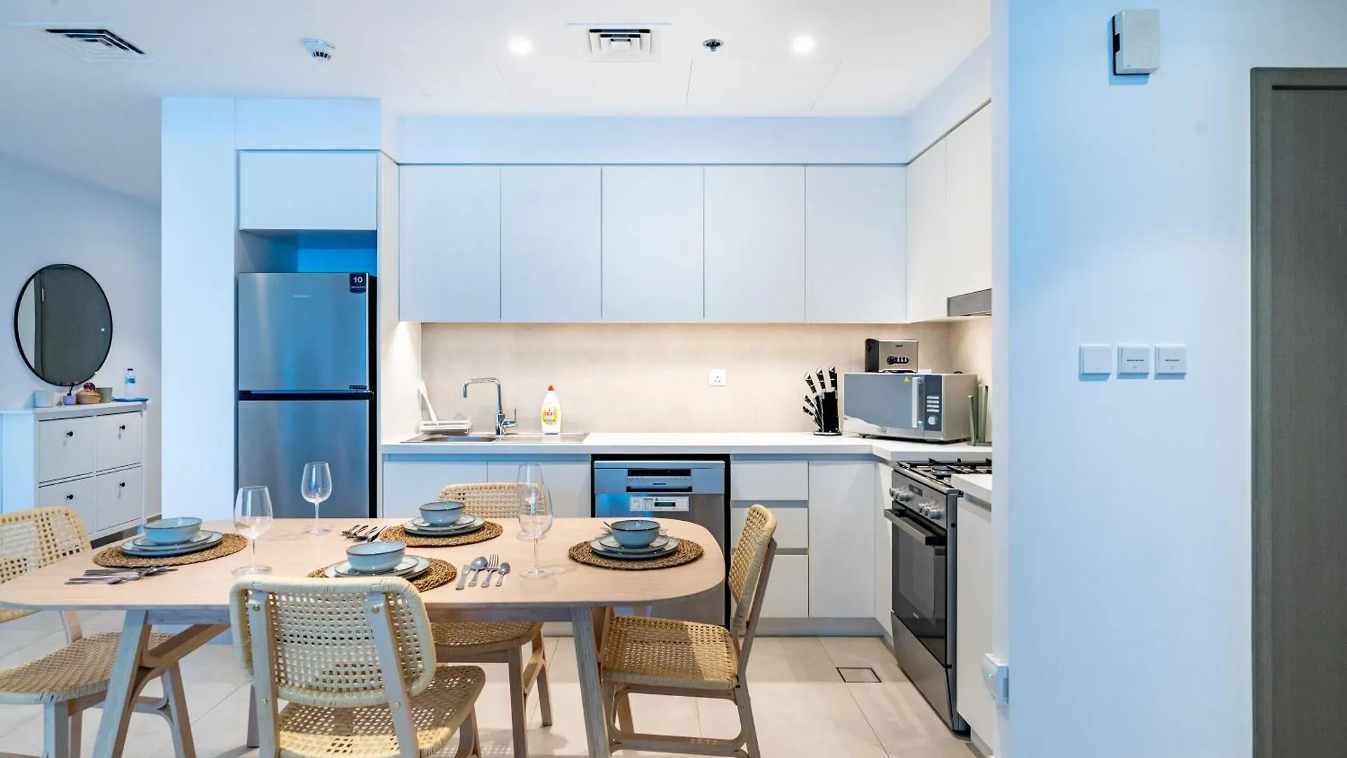 Homes Beyond I 2 Bedroom Apartment With Panoramic Creek View Dubai