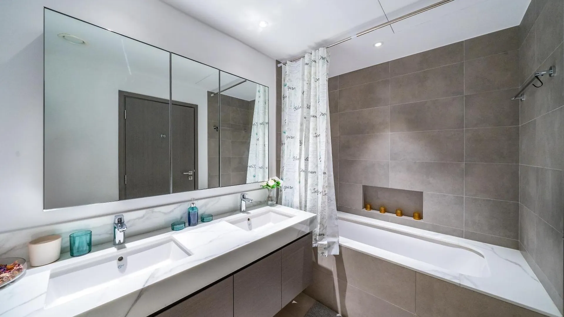 Homes Beyond I 2 Bedroom Apartment With Panoramic Creek View Dubai
